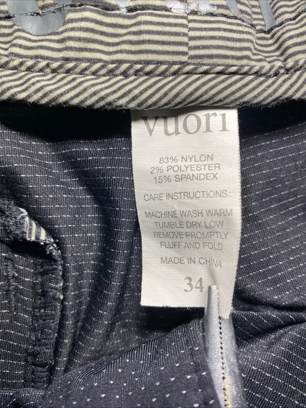 Vuori V314 Black Cruise Board Shorts Swim Trunks Unlined Mens 34 Beach Vacation